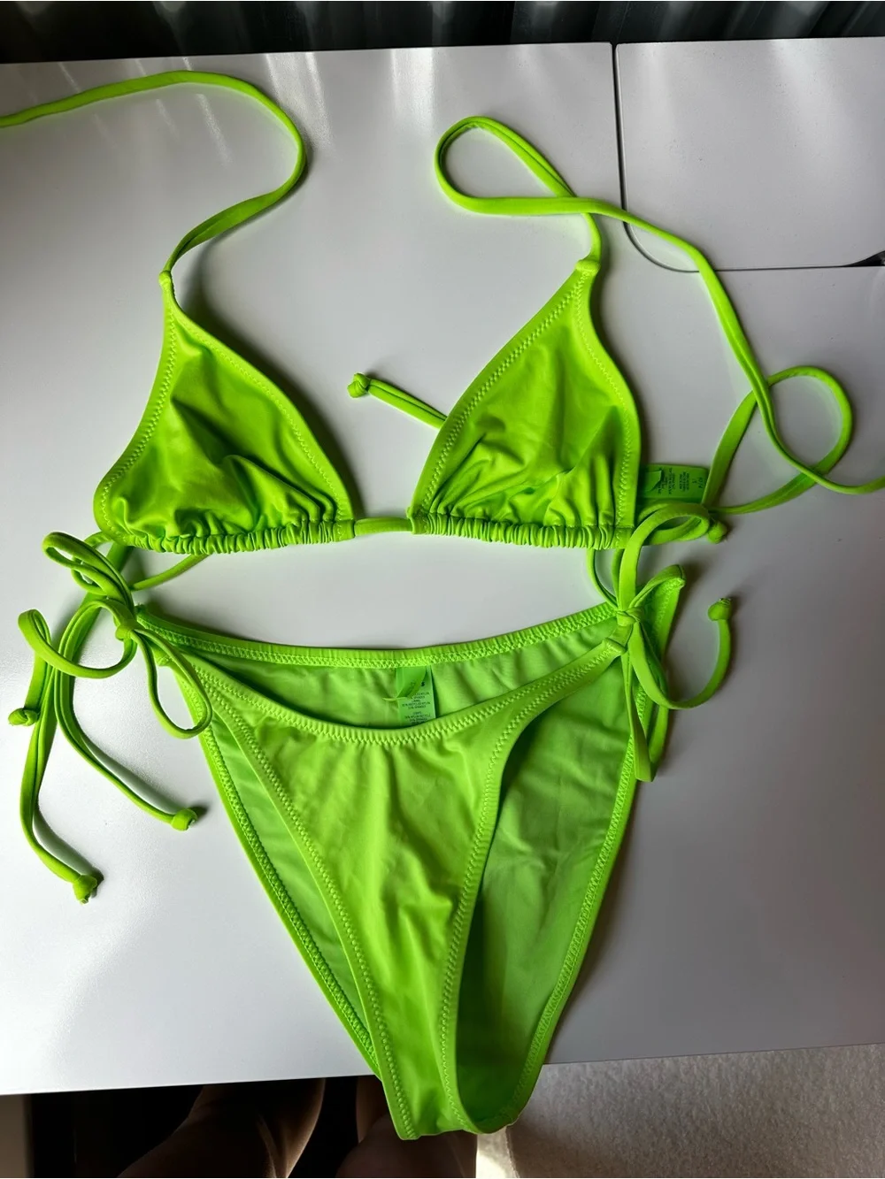 SKIMS Neon Green String Triangle Bikini Set UNWORN